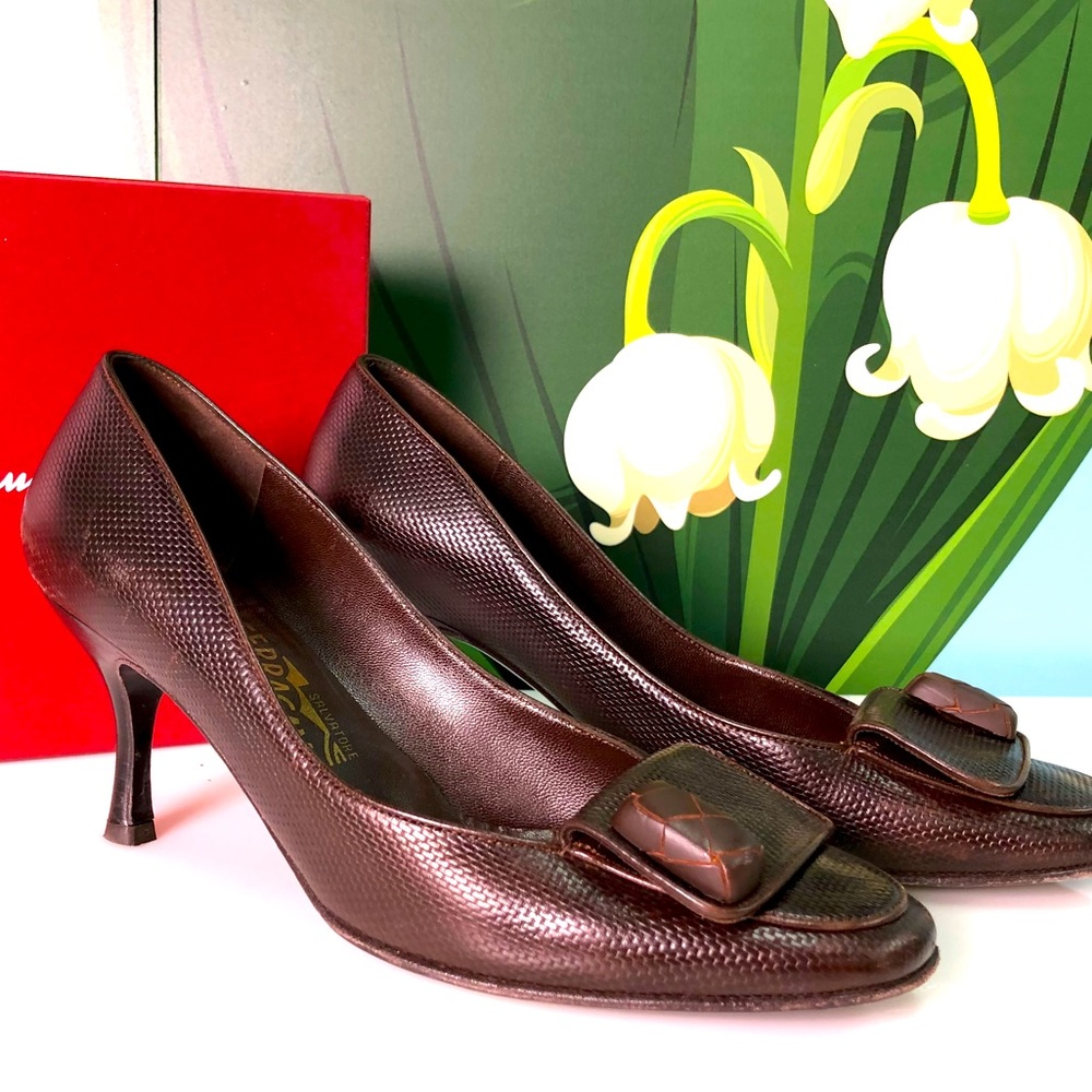 Ferragamo fondente pebble calf heels